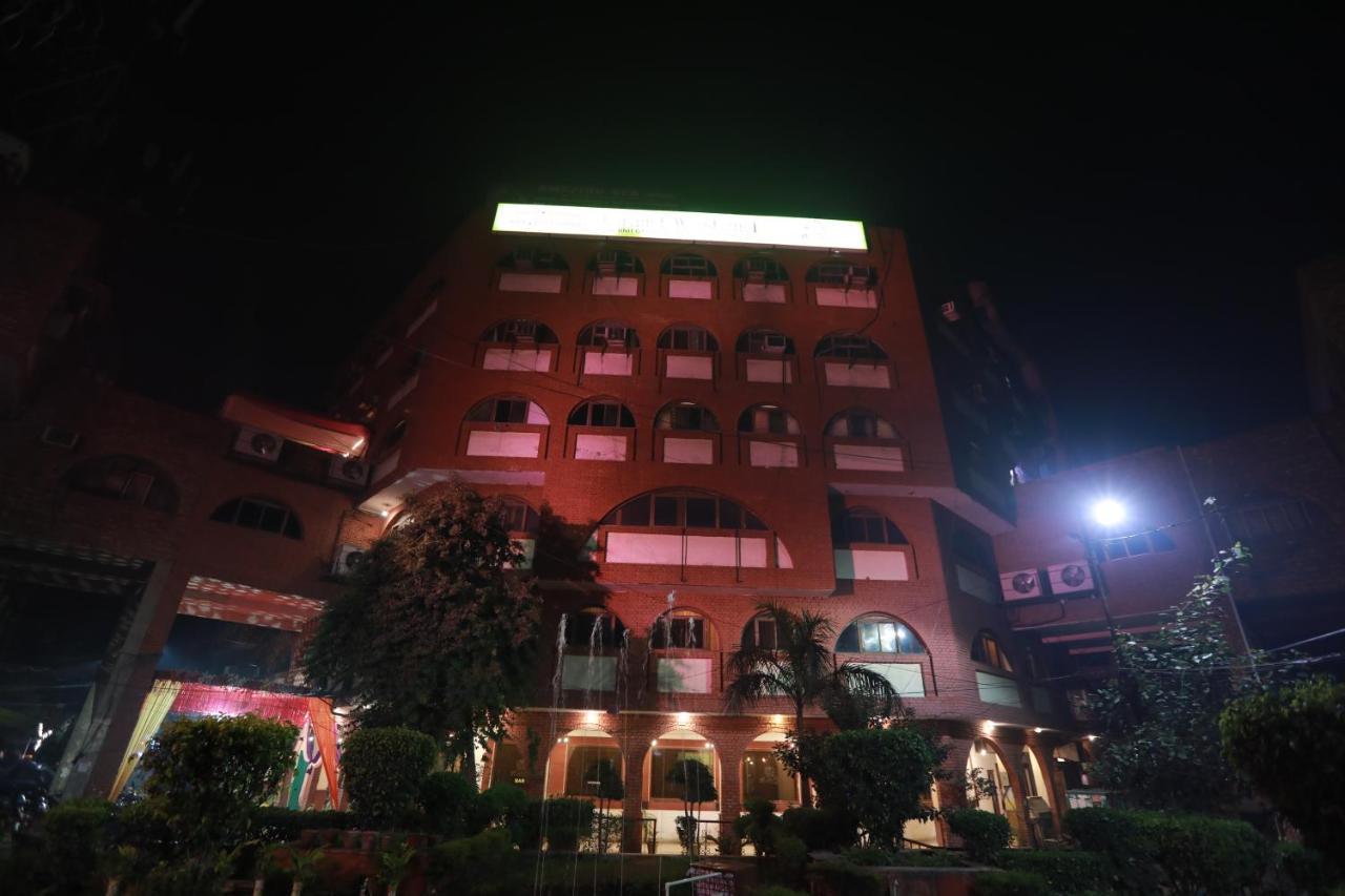 Chanson Grand Westend Delhi Kültér fotó