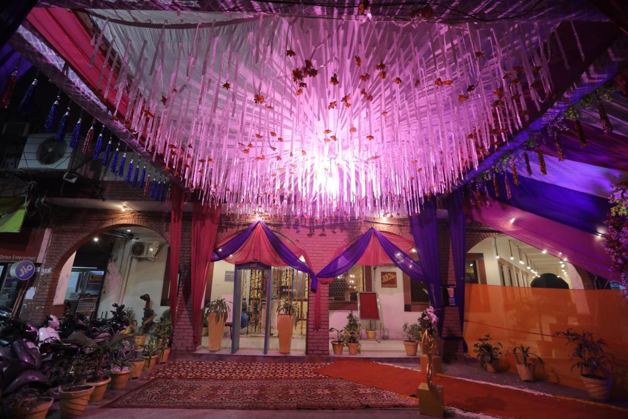 Chanson Grand Westend Delhi Kültér fotó